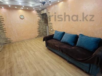 3-комнатная квартира · 60 м² · 2/4 этаж, мкр №5 41 за 300 000 ₸ в Алматы, Ауэзовский р-н