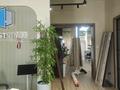 Офисы, магазины и бутики, салоны красоты, медцентры и аптеки, образование, развлечения, конференц-залы, кабинеты и рабочие места, студии · 150 м² за 950 000 ₸ в Актобе, мкр. Алтын орда — фото 7
