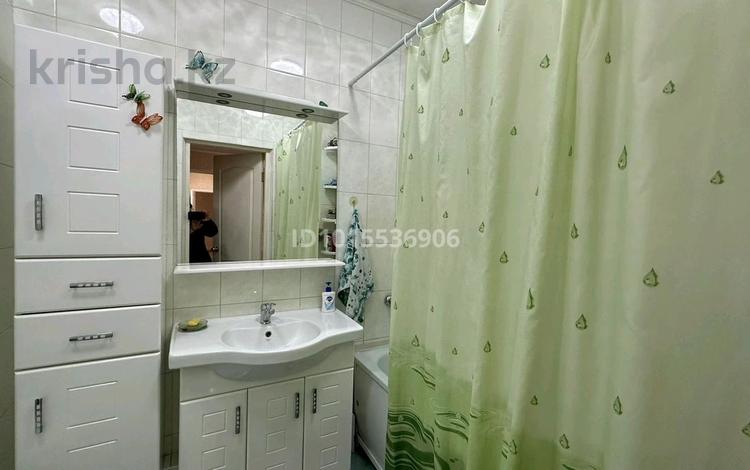 3-бөлмелі пәтер · 86 м² · 2/5 қабат, Садовая 100Е, бағасы: 42 млн ₸ в Костанае — фото 2