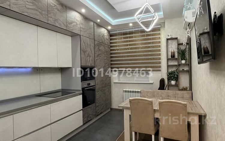 2-бөлмелі пәтер · 80 м² · 8/8 қабат, Центральный ш/а., Валиханова — Валиханова - Канцева, бағасы: 44.9 млн ₸ в Атырау, мкр Центральный — фото 2