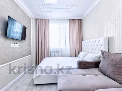 1-комнатная квартира, 38 м², 3/9 этаж посуточно, Назарбаева — Назарбаева-гагарина за 13 000 〒 в Павлодаре