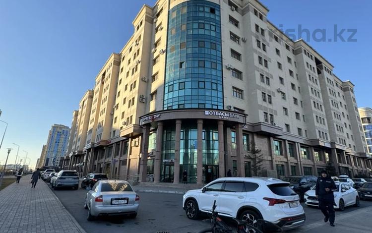 Свободное назначение, офисы, магазины и бутики, общепит, салоны красоты, медцентры и аптеки, образование, развлечения · 130 м² за 235 млн ₸ в Астане, Есильский р-н — фото 2