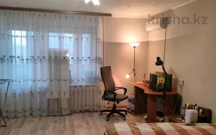 3-бөлмелі пәтер · 63 м² · 5/9 қабат, Назарбаева 206 — Ихсанова, бағасы: 16 млн ₸ в Уральске — фото 2