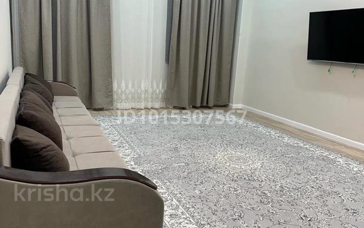 2-комнатная квартира · 91 м² · 2/11 этаж, 16-й мкр 57 за 300 000 ₸ в Актау — фото 2