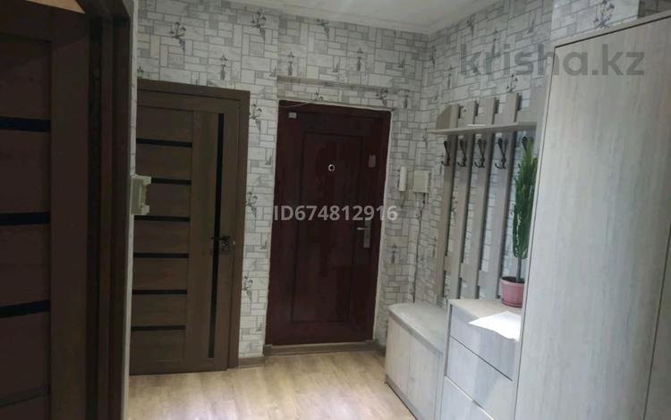 2-бөлмелі пәтер · 62 м² · 6/6 қабат, мкр Кокжиек 43 — Полеклиники, бағасы: 230 000 ₸ в Алматы, Жетысуский р-н — фото 2