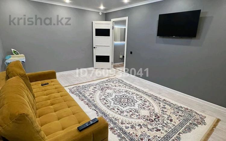 1-бөлмелі пәтер · 55 м² · 5/9 қабат, Абая 108 — Сити центр, бағасы: 15 000 ₸ в Уральске — фото 2