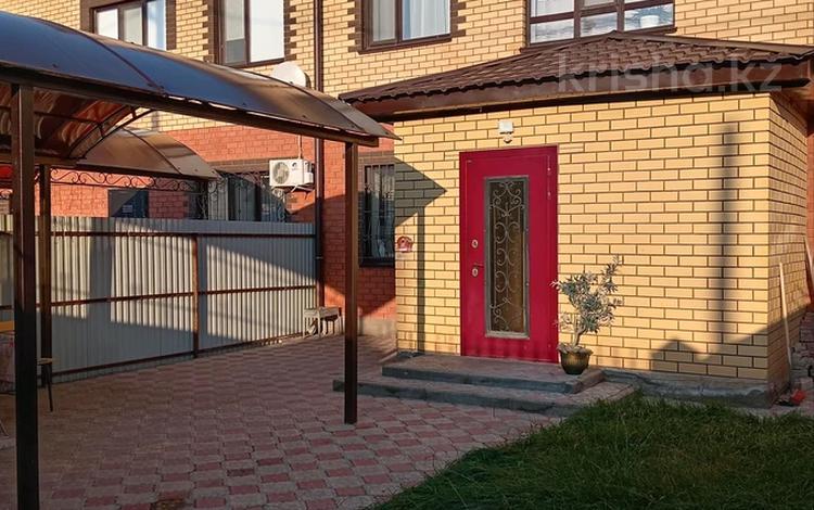 Часть дома · 5 комнат · 180 м² · 3 сот., Кенесары 8 за 75 млн 〒 в Уральске — фото 2