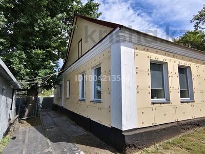 Продажа домов и дачи в Карагандинской обл.: Часть дома · 5 комнат · 79.7 м² · 5.61 сот., Майкудук, Розы Люксембург 12 за 20 млн 〒 Часть дома · 5 комнат · 79.7 м² · 5.61 сот., Майкудук, Розы Люксембург 12 за 20 млн 〒 в Караганде, Алихана Бокейханова р-н