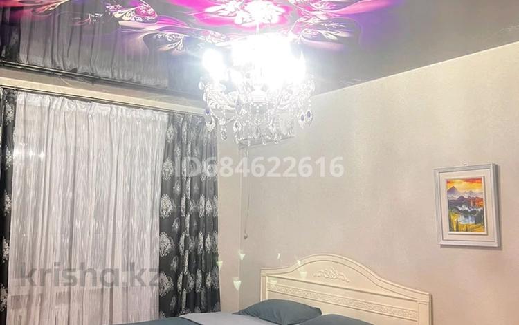 1-бөлмелі пәтер · 45 м² · 2/9 қабат, Толе би, бағасы: 16 000 ₸ в Алматы, Алмалинский р-н — фото 2