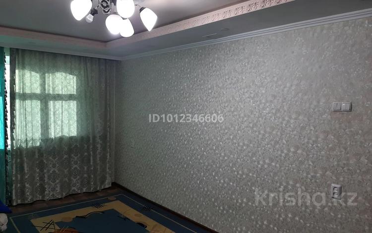3-комнатная квартира · 60.5 м² · 5/5 этаж, ул. Анаркулова 2 за 15 млн ₸ в Жезказгане — фото 2