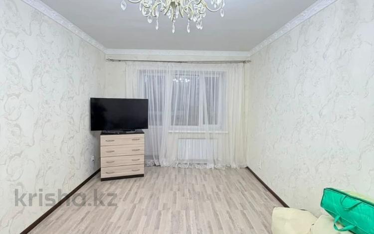 1-бөлмелі пәтер · 50 м² · 2/5 қабат, Алтын орда ш/а., Тауелсиздик, бағасы: 19.5 млн ₸ в Актобе, мкр. Алтын орда — фото 4