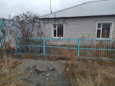 Продажа домов и дачи в Абай обл.: Отдельный дом · 4 комнаты · 82.6 м² · 9 сот., Поселка строительный 22/2 — Район Нахаловки за 18 млн 〒 Отдельный дом · 4 комнаты · 82.6 м² · 9 сот., Поселка строительный 22/2 — Район Нахаловки за 18 млн 〒 в Семее