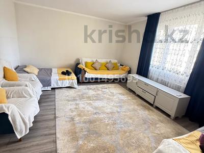 3-комнатная квартира · 90 м² · 5/10 этаж, Толе би за 24 900 ₸ в Алматы, Ауэзовский р-н