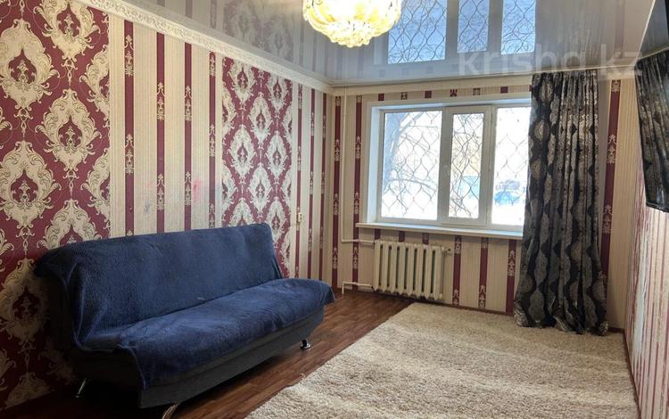 3-комнатная квартира · 57 м² · 1/5 этаж, пр. Республики за 11 млн ₸ в Темиртау — фото 2