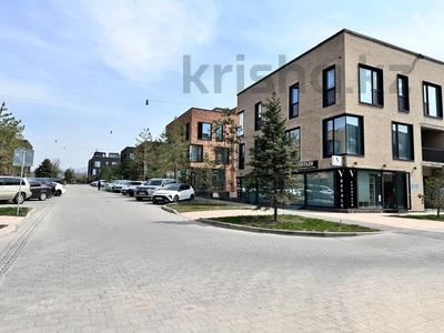 4-бөлмелі пәтер · 144 м² · 3/3 қабат, Аль- Фараби 116 — Каппарова, бағасы: 155 млн ₸ в Алматы, Медеуский р-н