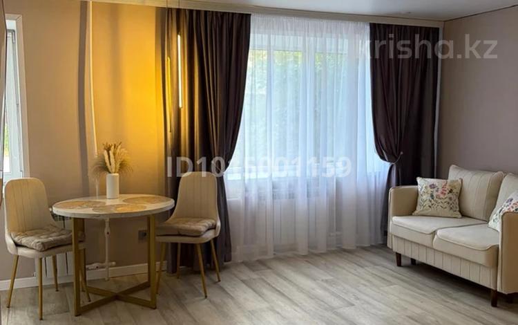 1-бөлмелі пәтер · 35 м² · 1/2 қабат, Жаңа қала ш/а., Космодемьянская 1а, бағасы: 300 000 ₸ в Караганде, Казыбек би р-н — фото 2