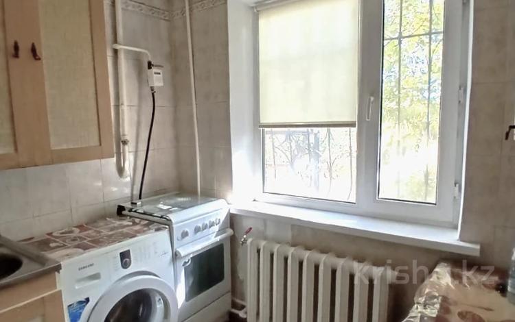 1-комнатная квартира · 30 м² · 1/5 этаж, мкр Новый Город, Назарбаева за 12.5 млн ₸ в Караганде, Казыбек би р-н — фото 4