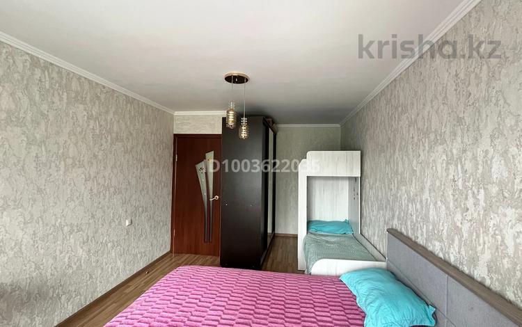 2-комнатная квартира · 48 м² · 5/5 этаж, мкр Юго-Восток, проспект строителей 17 за 200 000 ₸ в Караганде, Казыбек би р-н — фото 2