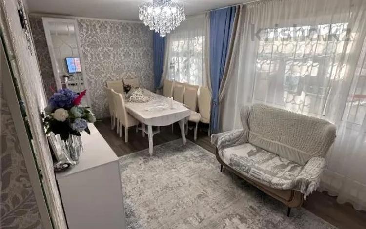 4-комнатная квартира · 79.2 м² · 1/5 этаж, мкр Юго-Восток, Муканова 32 за 26 млн ₸ в Караганде, Казыбек би р-н — фото 2