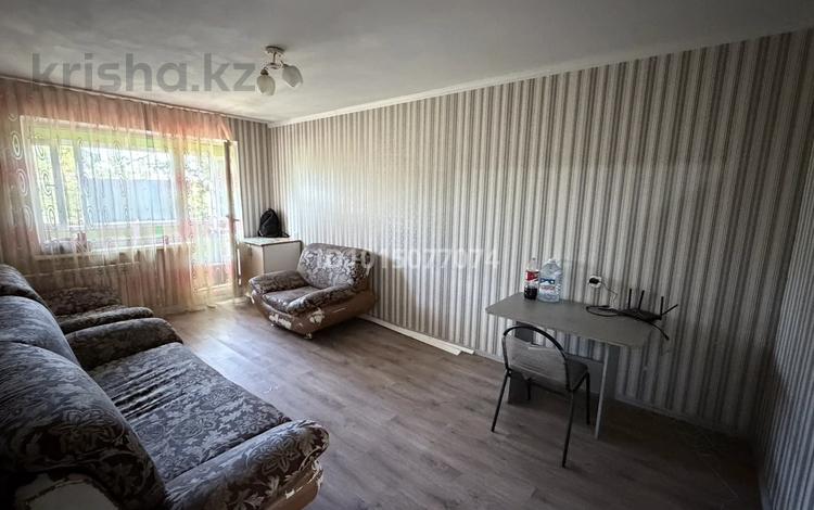 2-бөлмелі пәтер · 42.2 м² · 3/5 қабат, строителей 1 Б — Строителей, бағасы: 8.5 млн ₸ в Темиртау — фото 2