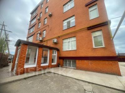 Офисы, образование · 400 м² за 800 000 ₸ в Актобе, Новый город