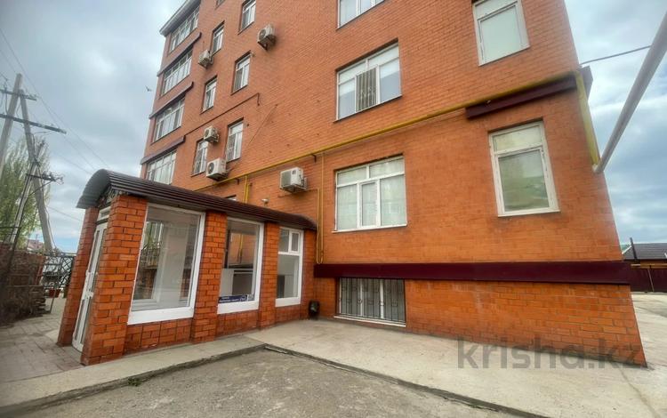 Офисы, образование · 400 м² за 800 000 ₸ в Актобе, Новый город — фото 3