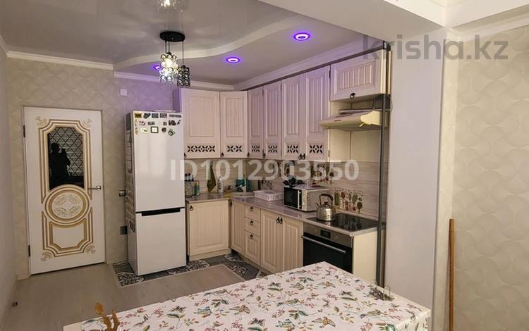 2-бөлмелі пәтер · 68 м² · 7/9 қабат, 32Б мкр 4 — школа дарн, бағасы: 25 млн ₸ в Актау — фото 2