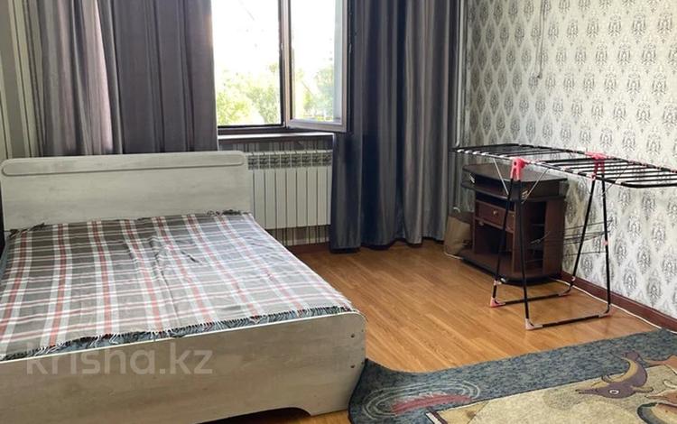 1-комнатная квартира · 36 м² · 6/9 этаж, мкр Аксай-2 75 за 200 000 ₸ в Алматы, Ауэзовский р-н — фото 2