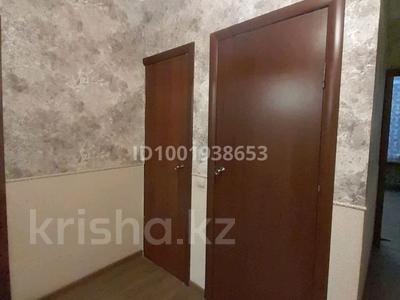 Пәтерлер в Атырауской обл.: 2-бөлмелі пәтер · 62 м² · 3/5 қабат, Сырым Датова 35 Г — Анвара, бағасы: 22 млн 〒 2-бөлмелі пәтер · 62 м² · 3/5 қабат, Сырым Датова 35 Г — Анвара, бағасы: 22 млн 〒 в Атырау
