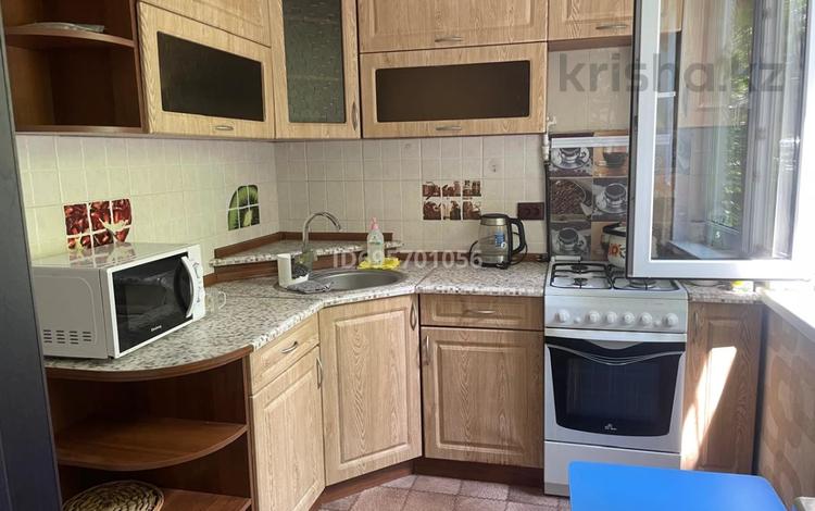 2-бөлмелі пәтер, 45 м², 1/4 қабат ай сайын, мкр №6 45, бағасы: 250 000 〒 в Алматы, Ауэзовский р-н — фото 2