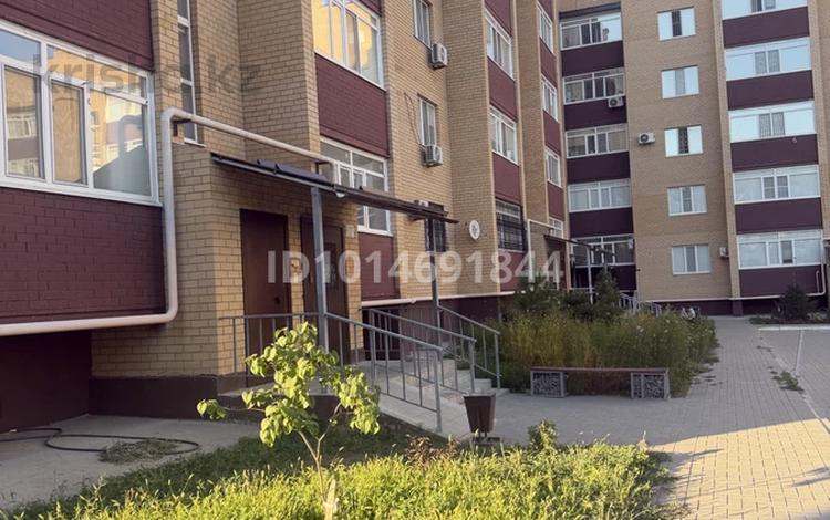 1-комнатная квартира · 47 м² · 3/5 этаж, мкр. Алтын орда за 160 000 ₸ в Актобе — фото 2