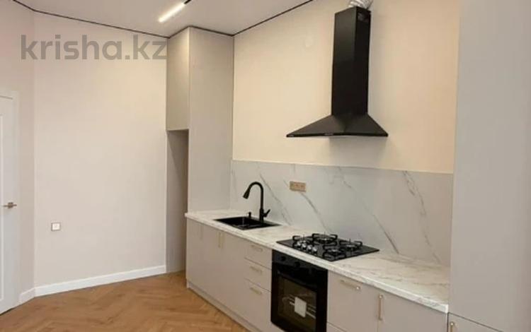 1-комнатная квартира · 50 м² · 8/10 этаж, мкр. Алтын орда, Алии Молдагуловой за 27 млн ₸ в Актобе — фото 4