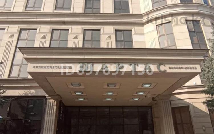 Офисы, образование, кабинеты и рабочие места · 300 м² за 2.4 млн ₸ в Алматы, Алмалинский р-н — фото 6