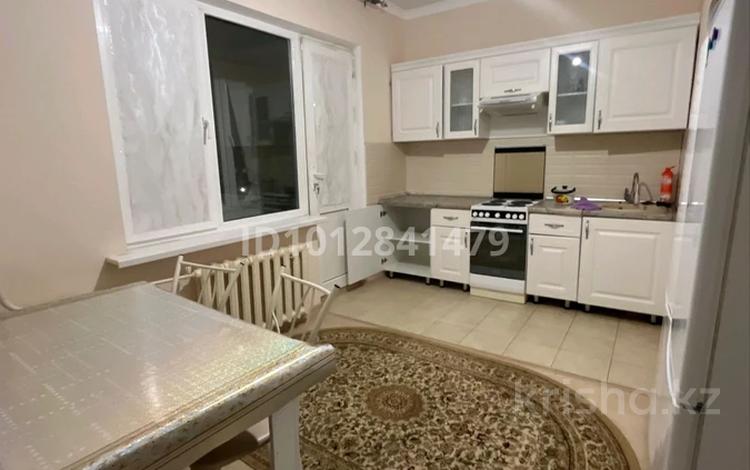 1-бөлмелі пәтер · 50 м² · 4 қабат, мкр. Алмагуль, Алмагул 22, бағасы: 140 000 ₸ в Атырау — фото 2
