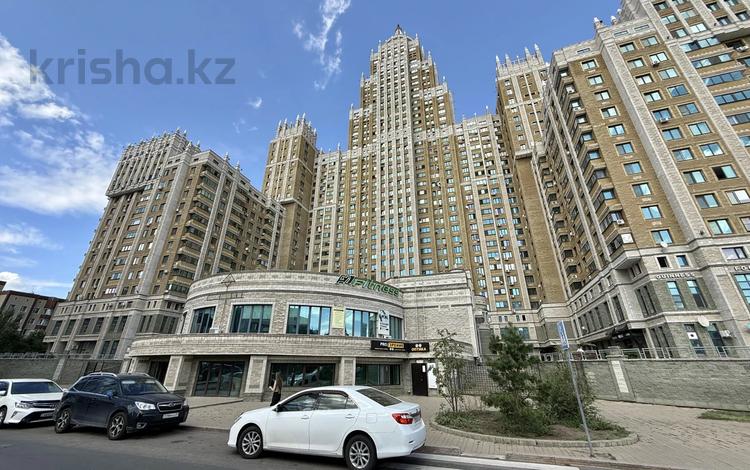 2-комнатная квартира · 78 м² · 9/14 этаж, Кабанбай батыра 11 за 350 000 ₸ в Астане, Есильский р-н — фото 2