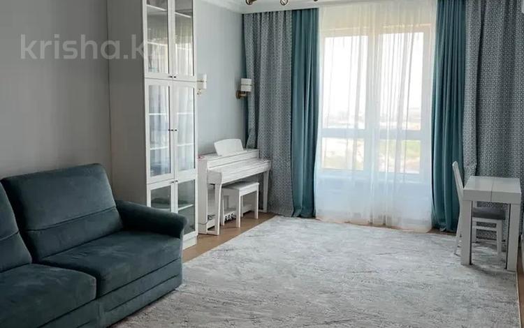 3-комнатная квартира, 110 м², 17/20 этаж помесячно, Сейфуллина 574/1 к3