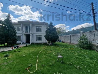Отдельный дом · 5 комнат · 250 м² · 10 сот., мкр Самал-2 — Луганского за 2.3 млн ₸ в Алматы, Медеуский р-н