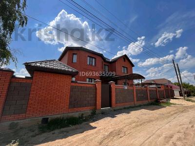 Отдельный дом • 7 комнат • 360 м² • 6 сот., Радистов за 100 млн 〒 в Атырау