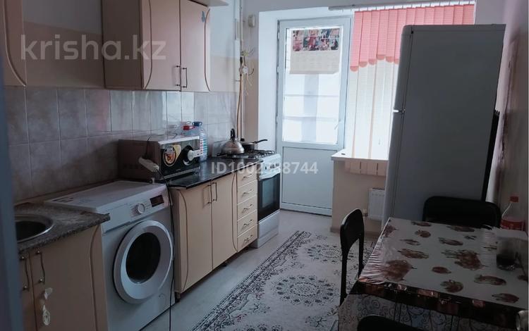 1-комнатная квартира · 41 м² · 7/9 этаж, мкр Береке 22 — Ост контейнерный за 140 000 ₸ в Атырау — фото 2