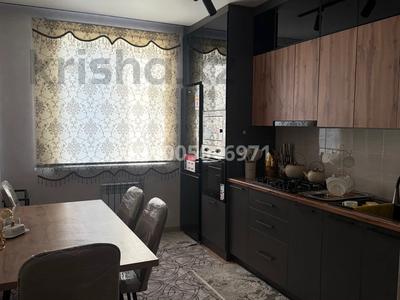 3-комнатная квартира · 65 м² · 4/5 этаж, мкр Акбулым, 15 Мик — С зади Мечети за 250 000 〒 в Таразе