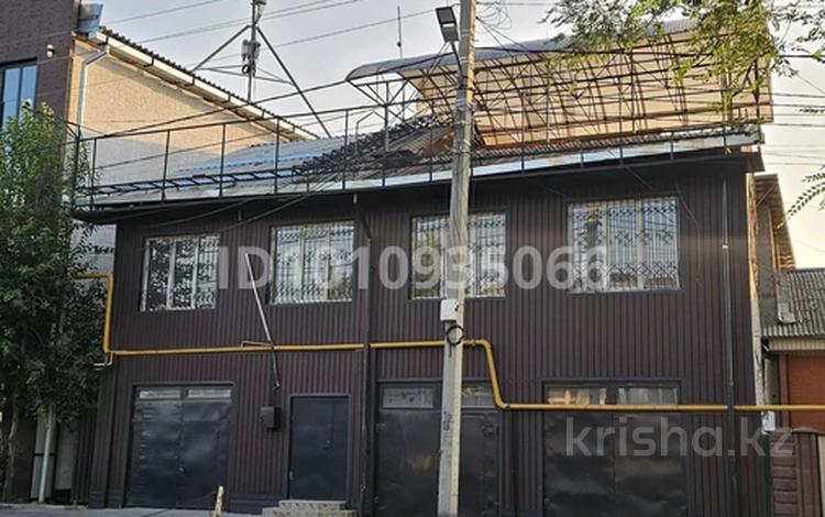 Офисы, кабинеты и рабочие места · 220 м² за 550 000 ₸ в Алматы, Жетысуский р-н — фото 15