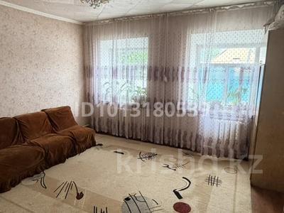 Отдельный дом · 8 комнат · 837 м² · 10.6 сот., Ш.Қалдаяқов 111 — Пмк мен вокзал ортасындағы көше бұрынғы чапаев за 40 млн ₸ в Аксукенте