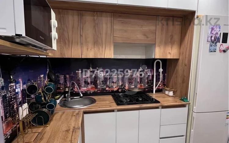 2-бөлмелі пәтер · 48.5 м² · 5/5 қабат, мкр 8, Гришина 74 — Санкибай батыра, бағасы: 16.5 млн ₸ в Актобе — фото 2