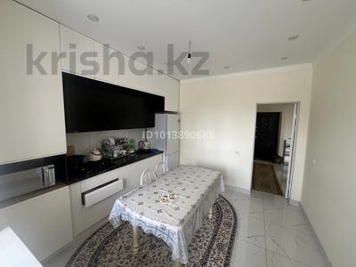 2-комнатная квартира · 70 м² · 2/10 этаж, мкр Нурсая, Т. Жумагалиева 10 за 260 000 ₸ в Атырау