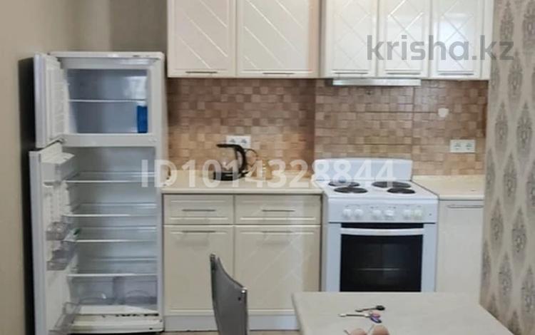 2-комнатная квартира · 41 м² · 4/9 этаж, Азильхан Нуршаихов 10, блок 1, 2 за 200 000 ₸ в Астане, Нура р-н — фото 2