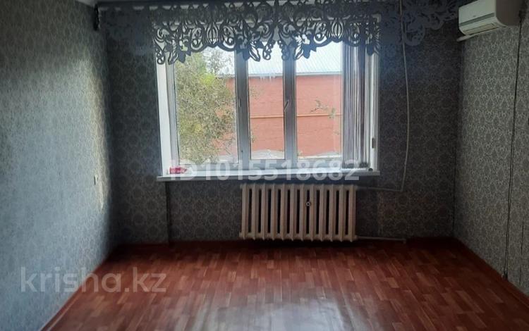 2-бөлмелі пәтер · 50 м² · 2/3 қабат, Култекенова 96 — Бывш маг Жулдыз, бағасы: 9 млн ₸ в  — фото 3
