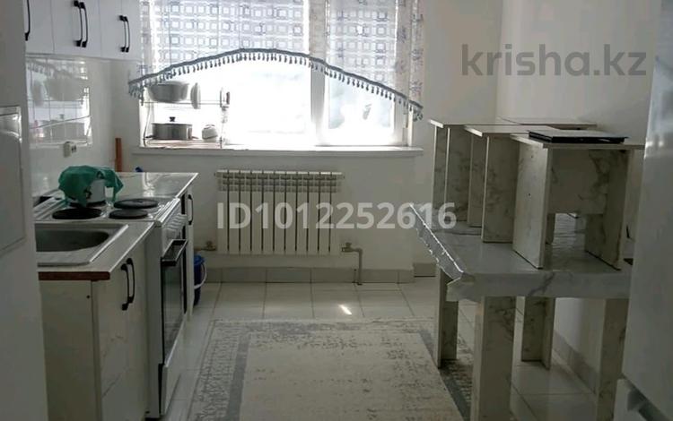 2-бөлмелі пәтер · 58.2 м² · 2/12 қабат, Жаңа қала 11 көше 27/2 — Тұран мол акімшілік халық банк, бағасы: 100 000 ₸ в Туркестане — фото 2