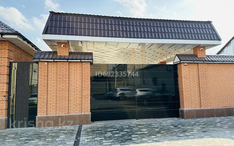 Отдельный дом · 10 комнат · 1000 м² · 1000 сот., Яншина 10А за 650 млн 〒 в  — фото 3