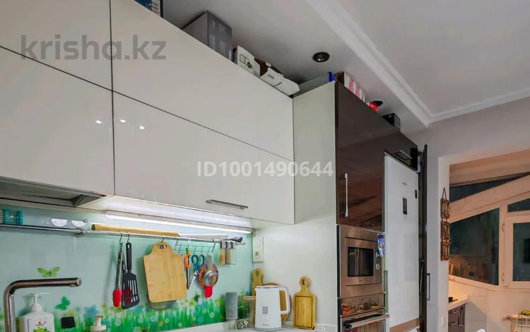 2-бөлмелі пәтер · 51 м² · 3/5 қабат, мкр Аксай-4 — Момушылы, бағасы: 41 млн ₸ в Алматы, Ауэзовский р-н — фото 2