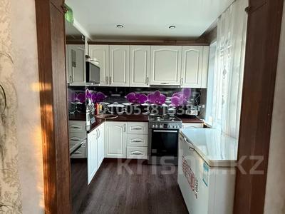 4-комнатная квартира · 96 м² · 3/5 этаж, Ленинградская за 25 млн 〒 в Шахтинске